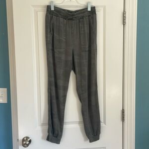 Splendid Womens Joggers Camouflage Olive Green Gray Size Medium